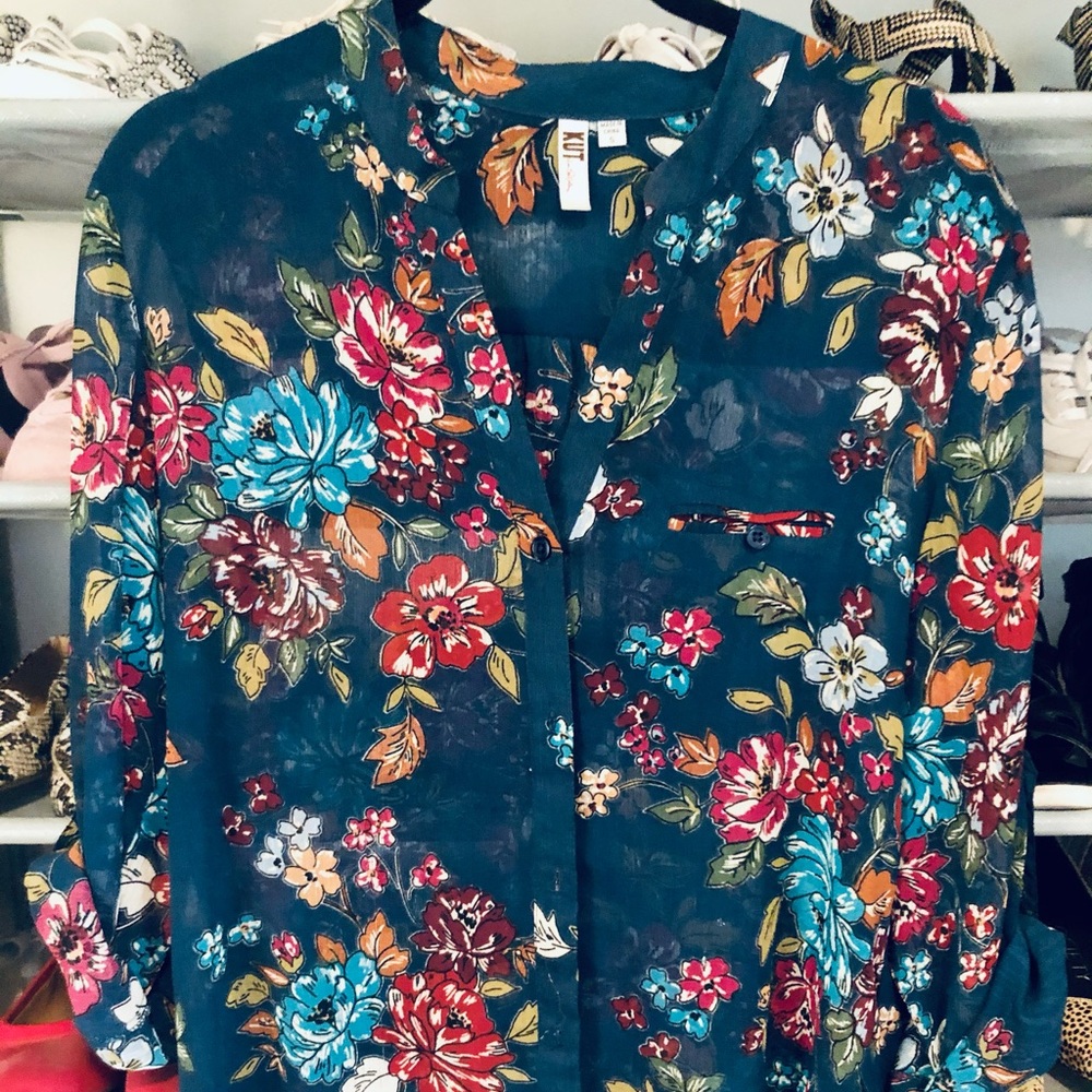 🌸EUC Kut From the Kloth button down sz. Small